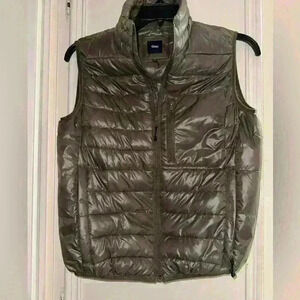 Gap Puffy vest small
